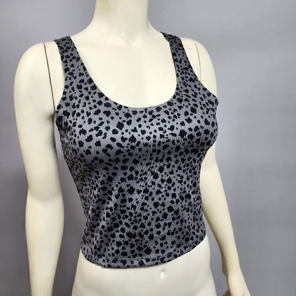 Jessica Simpson medium top R1